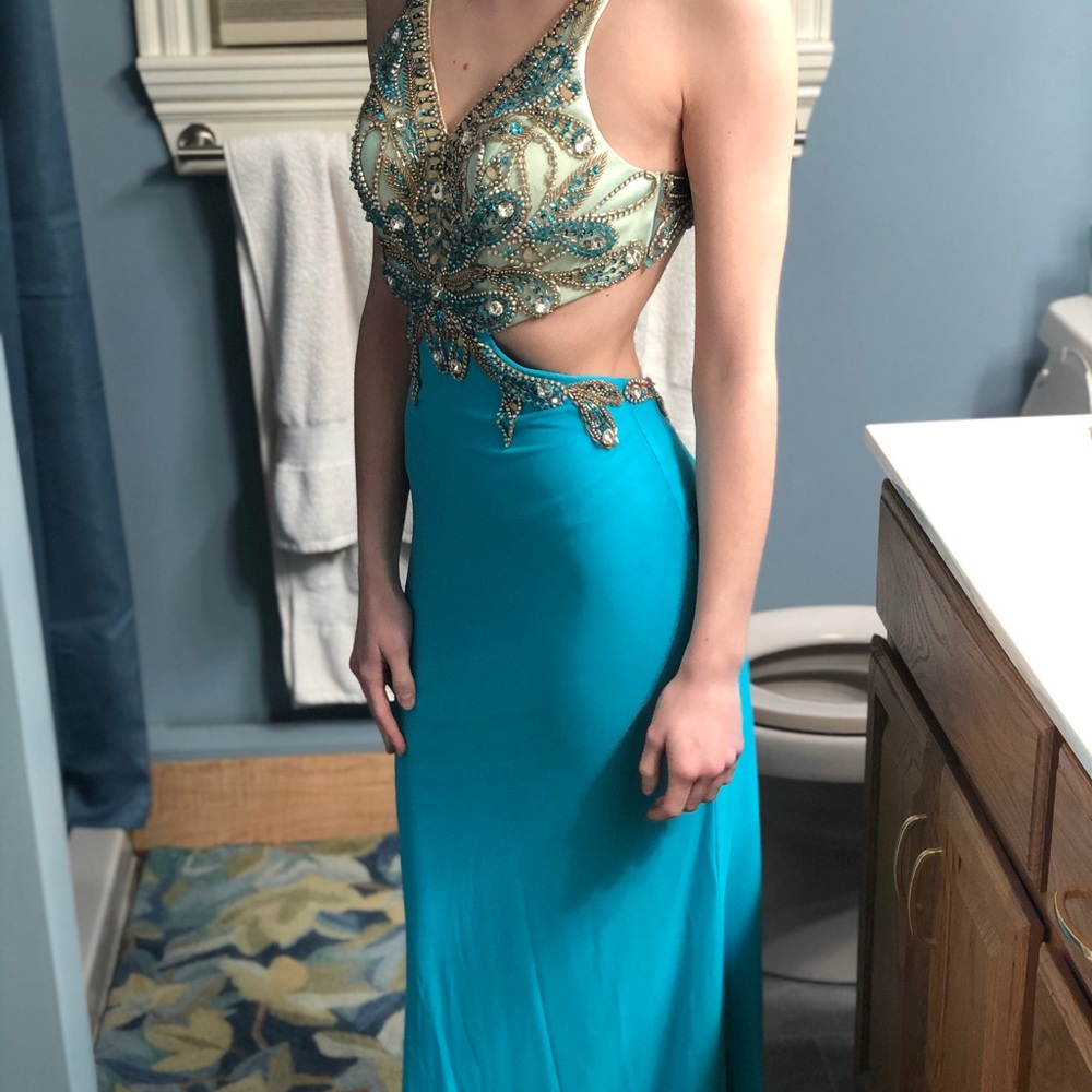 Prom Dress - Picture 3 of 6